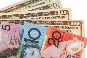 Aussie Strengthens, Awaits RBA