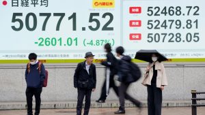 Asian Stocks Rise, Trump’s Iran Strike Delay a New Catalyst!