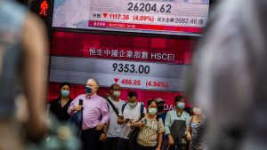 Hang Seng Rises, Consumer Stakes Lead Rebound