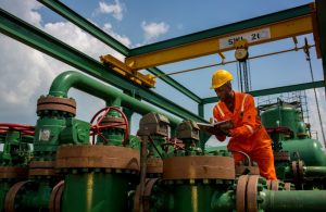 Trump Says US-Iran Negotiations Going Well, Oil Continues to Under Pressure