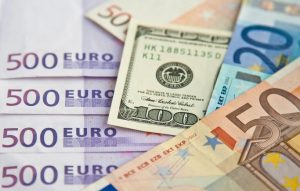 Euro Holds Above US$1.14, Markets Await ECB Decision