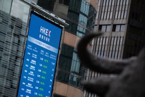 Hang Seng Berakhir Merah, Ekonomi China Kembali Jadi Sorotan